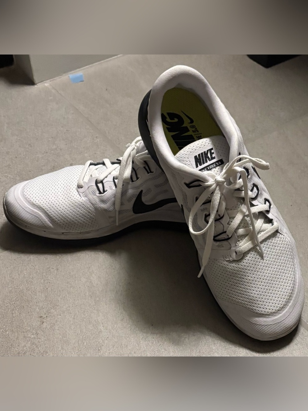 Nike Women’s Free 5.0 Running Training Shoes Size 12 in White/Black